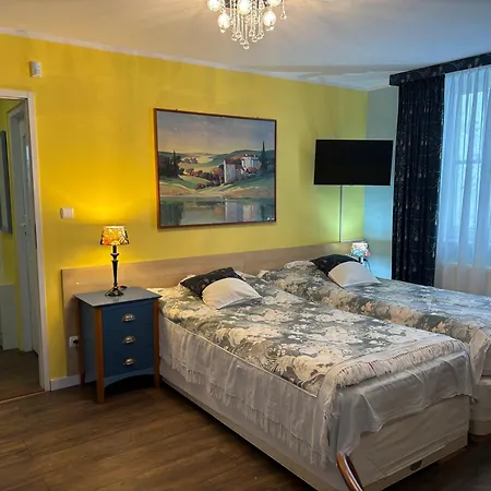 Dom Pod Sosna Bed & Breakfast