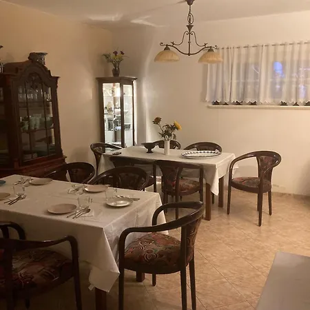 فندق مبيت وإفطار Dom Pod Sosna 3*