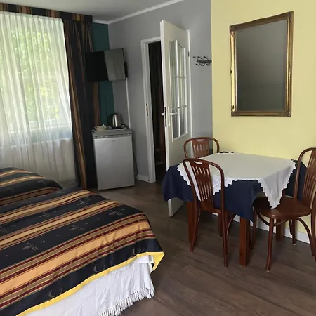 Alojamento de Acomodação e Pequeno-almoço Dom Pod Sosna 4*