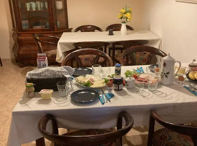 Dom Pod Sosna Bed & Breakfast 3*